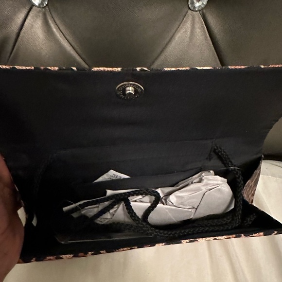 NWT Evening clutch leopard print. - Picture 4 of 4